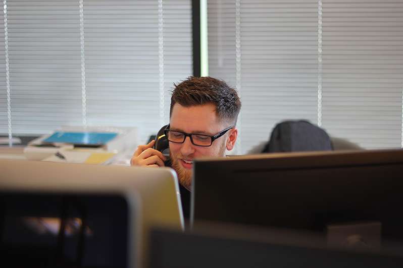 6 conseils pour former les employés d'un centre d'appels au service clients