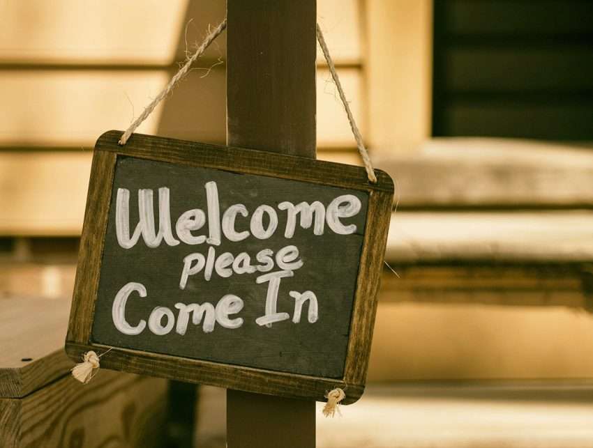 Guide for designing an effective welcome program for new employees